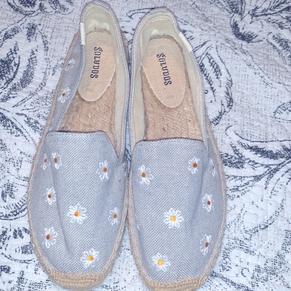 Soludos Shoes - Soludos Light Blue Espadrilles with Daisy Pattern Size 7